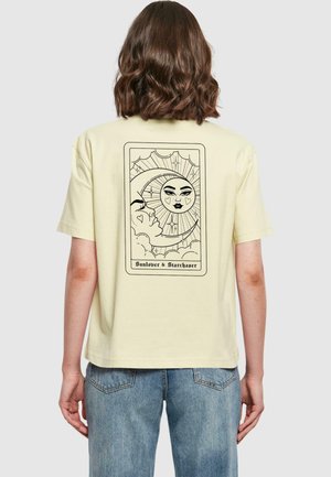 Mister Tee T-Shirt print - yellow