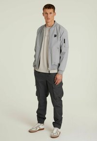 CHASIN' DASH SOFTSHELL - Lauko striukė - grey