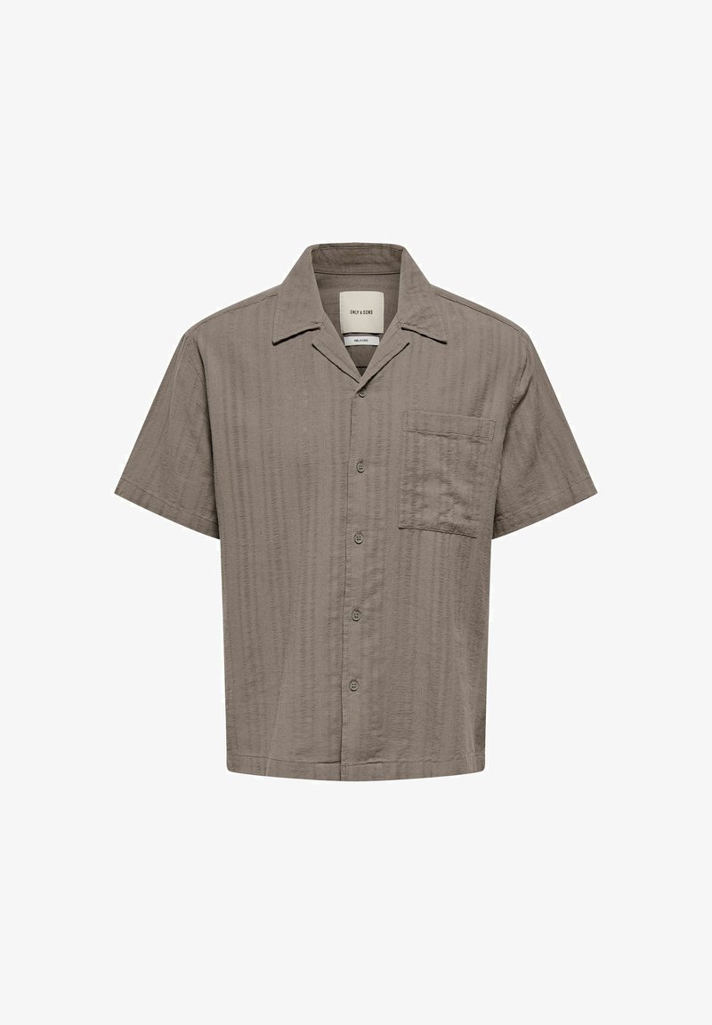 Chemise marron texturée à manches courtes avec col et poche poitrine gauche, présentée sur un fond blanc uni.