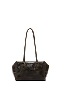 Dunkelbraune Ledertasche mit zwei langen Schulterriemen und silberner Beschlagsausstattung, rechteckige Form, geprägt mit dem Markennamen auf der Vorderseite.