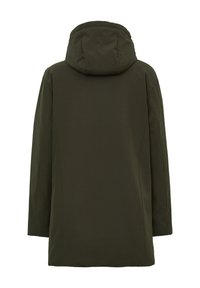 Giacca con cappuccio di un verde scuro, dalla texture liscia e opaca e dal fit rilassato. Presenta una cucitura sulla schiena e nessun hardware visibile.