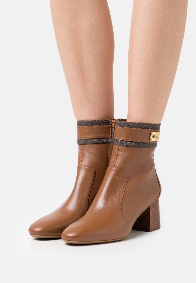 MICHAEL Michael Kors Stivaletti - cognac