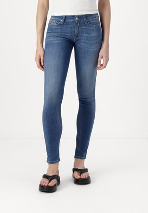 - Jeansy Skinny Fit