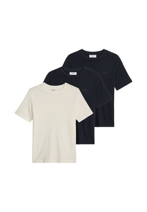 Tre magliette semplici a maniche corte con collo tondo, una panna davanti e due nere dietro, esposte su sfondo bianco.