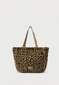 Geanta tip tote cu textură de fâșie leopard maro și negru, mânere bej și o etichetă mică albă cu inscripția "LIEWOOD" în centrul frontal.