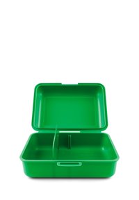 Lunch box verde in plastica con divisore staccabile, forma rettangolare, superficie liscia e chiusura sicura nella parte anteriore.