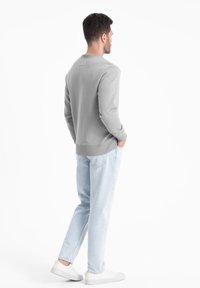 Ombre Sweater - grey
