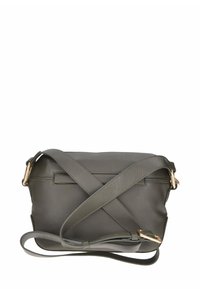 Borsa a tracolla in pelle verde scuro con una finitura texturizzata. Presenta una lunga tracolla regolabile e dettagli in metallo dorato.