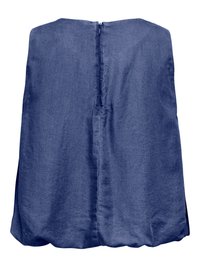 Robe en jean bleu sans bretelles avec fermeture éclair arrière et ourlet bouffant, présentée sur fond blanc.