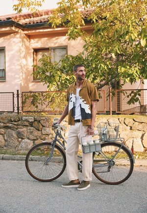 Gioseppo, WALLABEE UYO - Zapatos con cordones - kaki