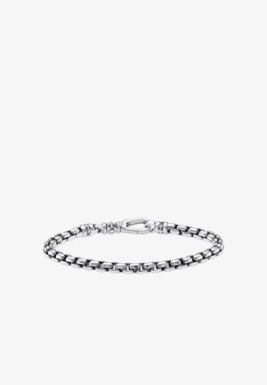 Silberarmband mit ineinandergreifenden ovalen und runden Gliedern, ausgestattet mit einem Verschluss und polierter Oberfläche, die ein glattes, strukturiertes Erscheinungsbild erzeugt.