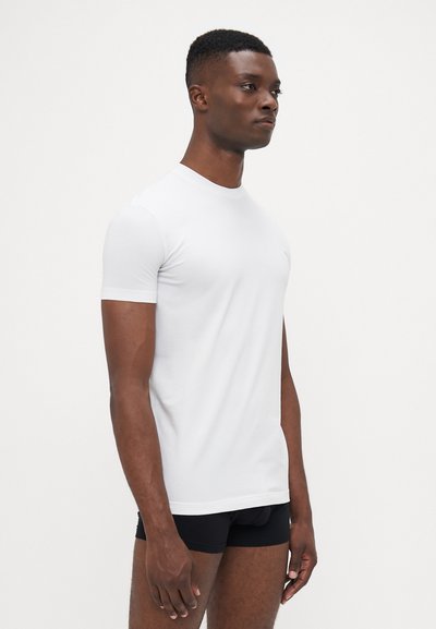 Weißes T-Shirt mit kurzen Ärmeln aus glattem Baumwollmixstoff, mit Rundhalsausschnitt und slim-fit Design.