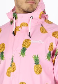 Blount & Pool MONSOON RAIN  - Regenjacke / wasserabweisende Jacke - pink pineapple