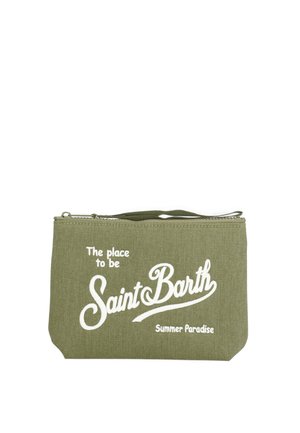 Astuccio verde oliva con zip e scritta bianca "The place to be Saint Barth Summer Paradise" e una piccola maniglia in tessuto in alto.