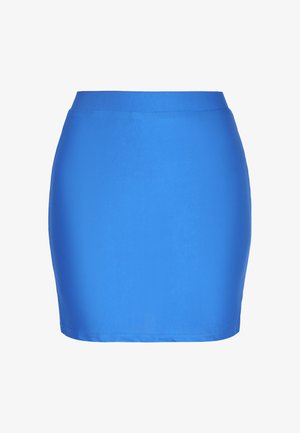 Fényes kék, testhezálló miniszoknya széles derékpánttal, sima textúrával, látható minták vagy díszítések nélkül.