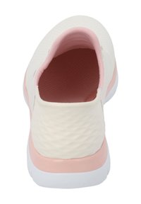 Lichte instapschoen in crème met een gestructureerd oppervlak, roze accenten en een gevoerde binnenzool. Witte rubberen zool.