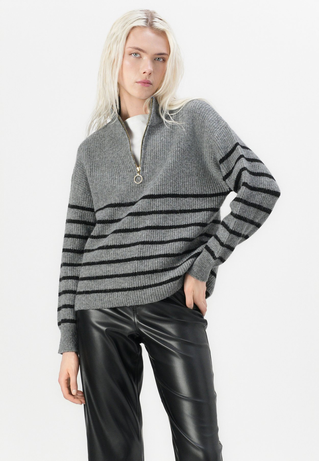 Knitted ONLTOKYO Knitted