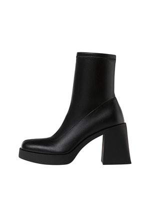Bottines à talons hauts - black