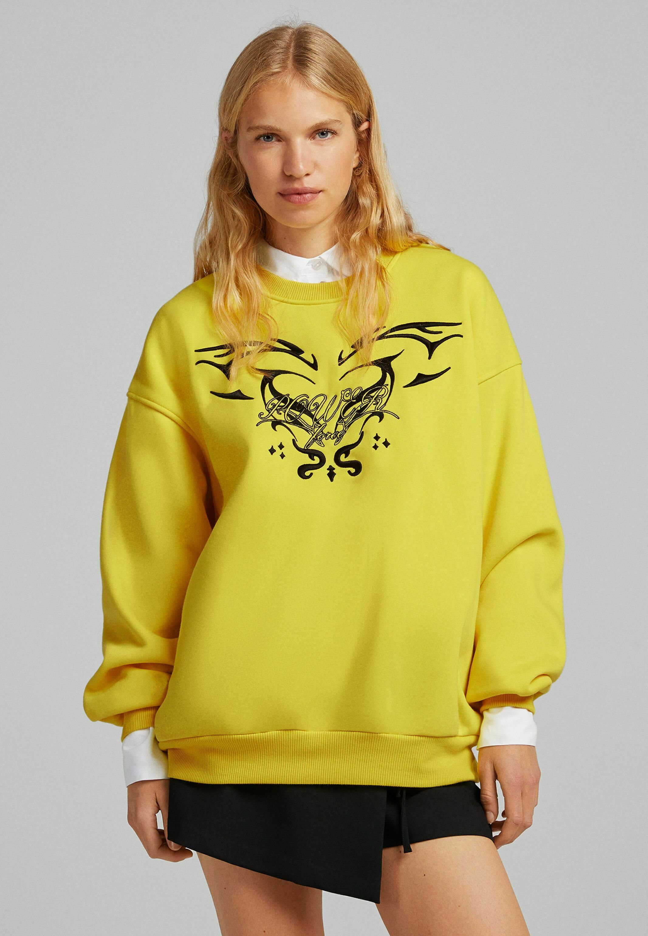 pullover yellow