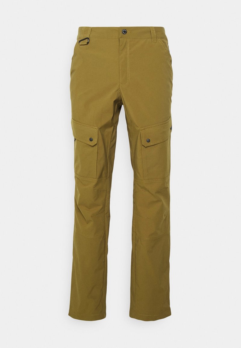 Pantalon cargo marron avec taille à bouton, poches latérales à rabat, passants de ceinture et surpiqures renforcées aux genoux sur fond blanc.