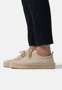 FRED MARTIN COLLECTION MYKONOS - Espadrillas - cappuccino suede