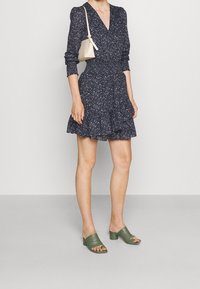 MICHAEL Michael Kors Vestido informal - purple