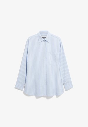 Chemise à manches longues bleu clair avec un motif rayé vertical. Boutonnée à l'avant avec une poche poitrine. Tissu doux, coupe décontractée et col pointu.