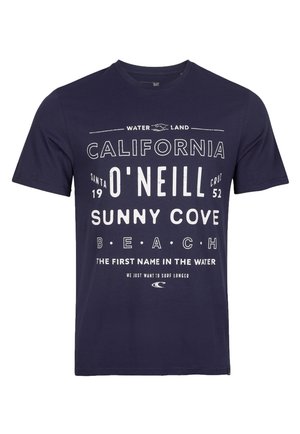 Marineblaues T-Shirt mit weißem Text: "California O'Neill Sunny Cove Beach", Jahr 1952, sowie surfingbezogene Phrasen und Logo.