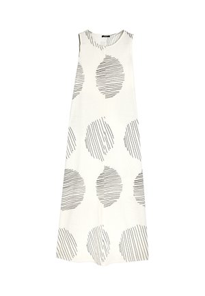 Biała sukienka bez rękawów z czarnymi paskowanymi okręgami. Miękka tkanina, sylwetka w kształcie litery A, okrągły dekolt i luźny krój. Minimalistyczny design.