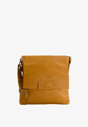 Gul læder messenger-taske med en fold-over flap, justerbar rem og et diskret præget logo. Glat tekstur med minimalistisk design.