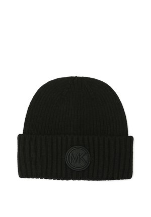Bonnet en maille côtelée noire avec revers plié et écusson rond noir avec les lettres MK au centre devant.