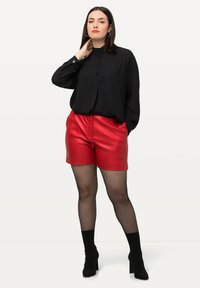 Ulla Popken TAILLE CONFORTABLE - Shorts - rubinrot