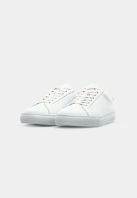 Les Deux THEODOR  - Trainers - white