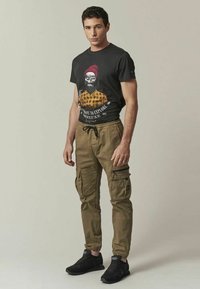 DEELUXE MONROE - Cargohose - nut