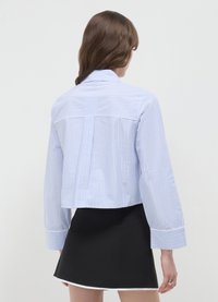 Calliope RIGHE CON TASCHINO - Camicia - var celeste