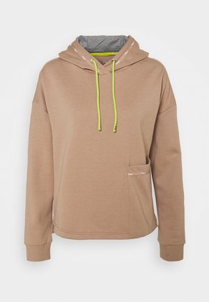 Beżowa bluza z kapturem z szarą podszewką kaptura, neonowo-żółtymi sznurkami, długimi rękawami, ściągaczami przy mankietach i małą przednią kieszenią z logo Fila.