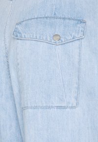 CLOSED Džíny Relaxed Fit - light blue