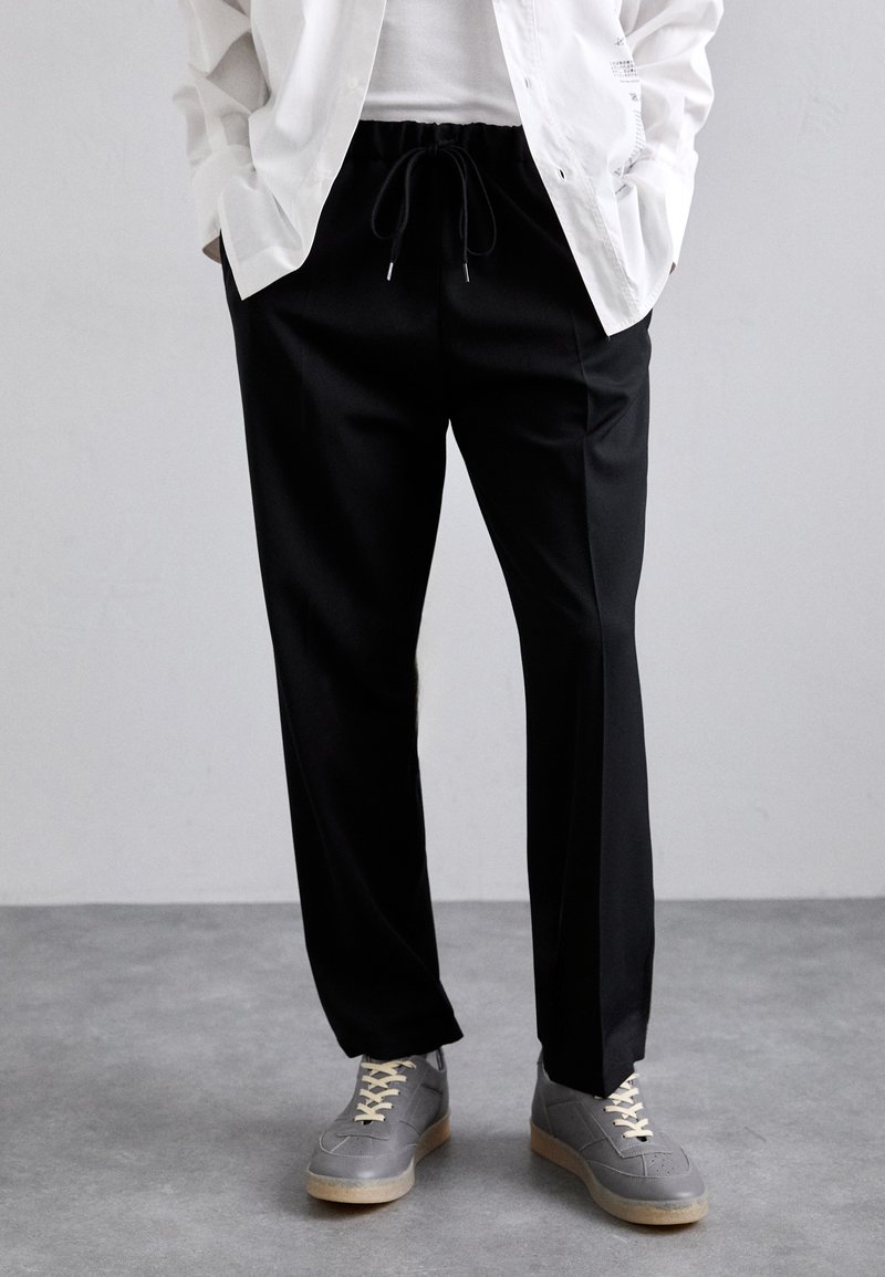MM6 Maison Margiela - PANTS - Pantalon classique - black, Agrandir