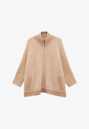 Cardigan en tricot beige avec un col montant, fermeture éclair et deux poches latérales ; tissu texturé avec des accents côtelés à l'ourlet et aux manches.