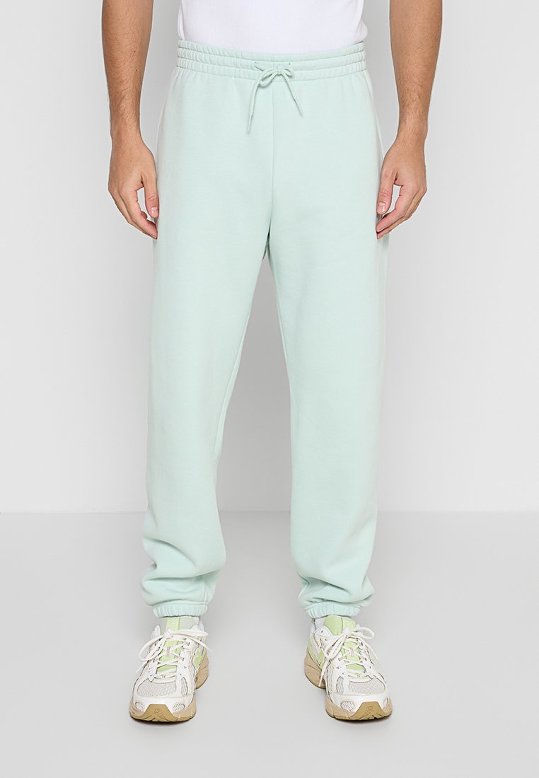 SPORT ESSENTIALS JOGGER