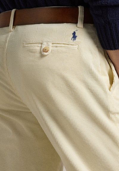 Polo Ralph Lauren STRETCH STRAIGHT FIT CORDUROY TROUSER - Hlače - guide cream