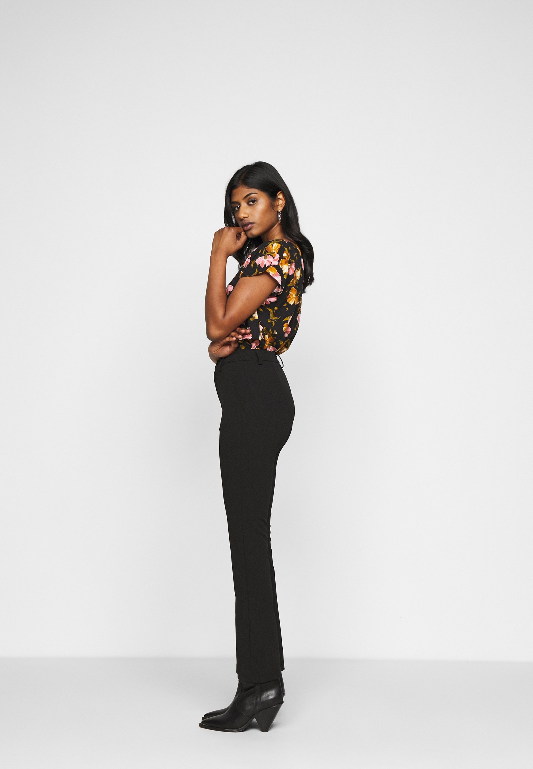 ONLY Petite ONLROCKY MID FLARED PANT 
