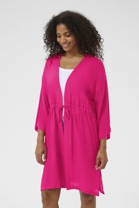 Kimono ligero de color rosa brillante con cintura ajustable, mangas cortas y un corte holgado. Tejido texturizado con un diseño de escote en V profundo.