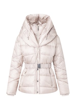 Veste d'hiver matelassée en beige clair avec une grande capuche, fermeture éclair à l'avant et taille ceinturée. Caractéristiques : texture matelassée et poignets élastiques.