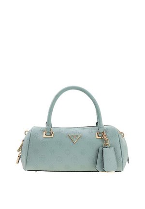 Sac à main Guess bleu clair avec motif en relief, double poignées, ferrures dorées et porte-clés assortis attachés.