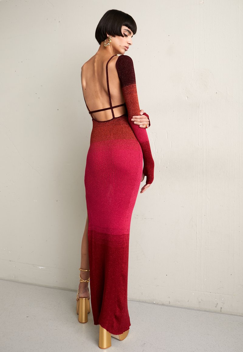 GCDS DEGRADE LONG DRESS Jumper dress mix/dark red Zalando.co.uk