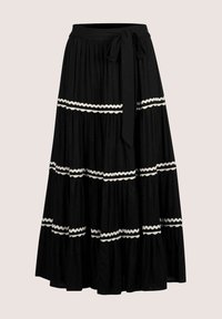 Schwarzer, gestufter Rock mit rüschengesäumtem Saum, verziert mit weißen, wellenförmigen Bändchen und einem Taillenzug, aus weichem Stoff gefertigt.