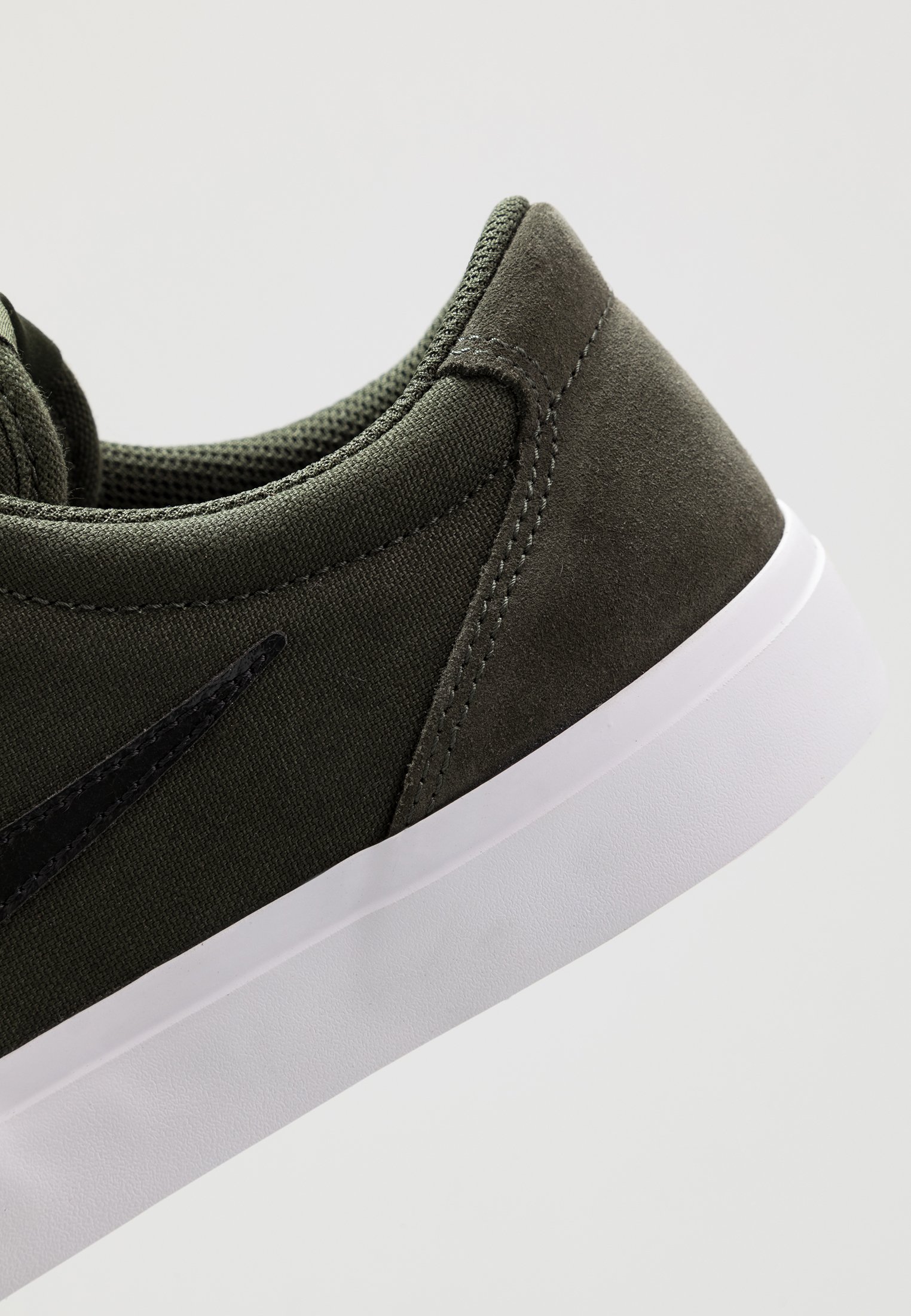 Nike SB NIKE CHRON - Zapatillas - sequoia/black/light brown/white/caqui -  Zalando.es