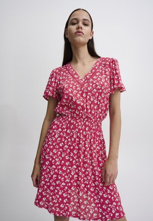 IHEVINO DR - Day dress - raspberry wine