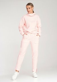 Niewybrane, ligt pink